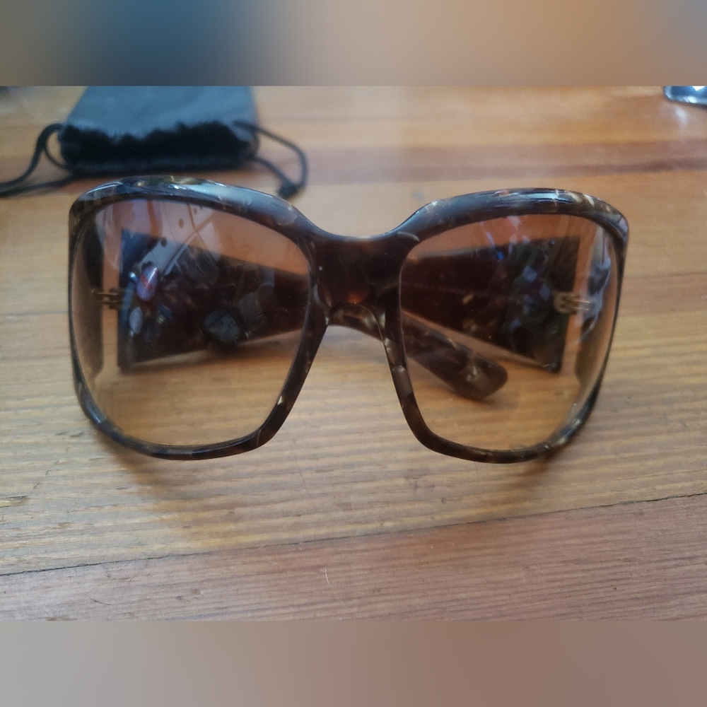 Gucci Tortoise Large Frame Sunglasses - image 1